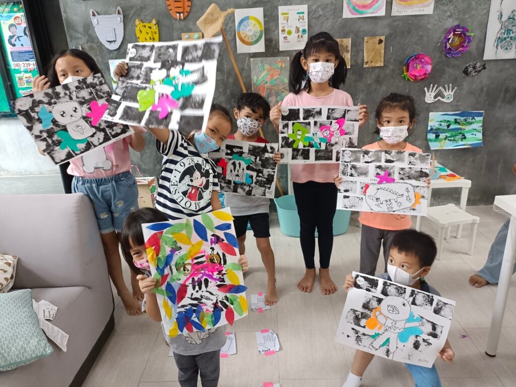 Kids group with art