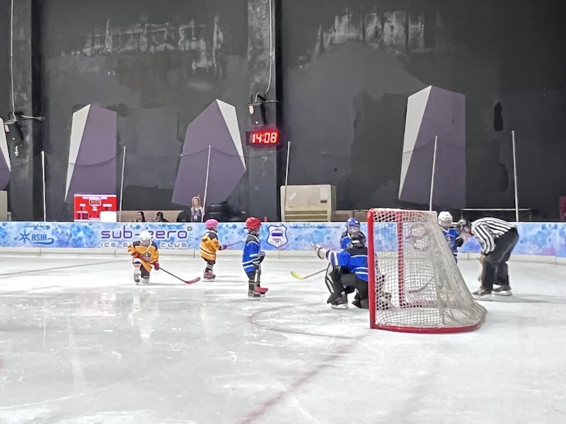 Kids play ice skate at Sub-Zero Ice Skate Club 