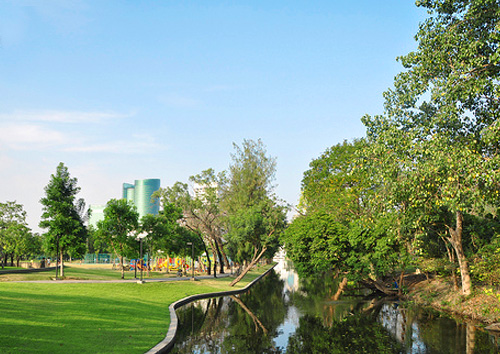 Suan Rot Fai Park
