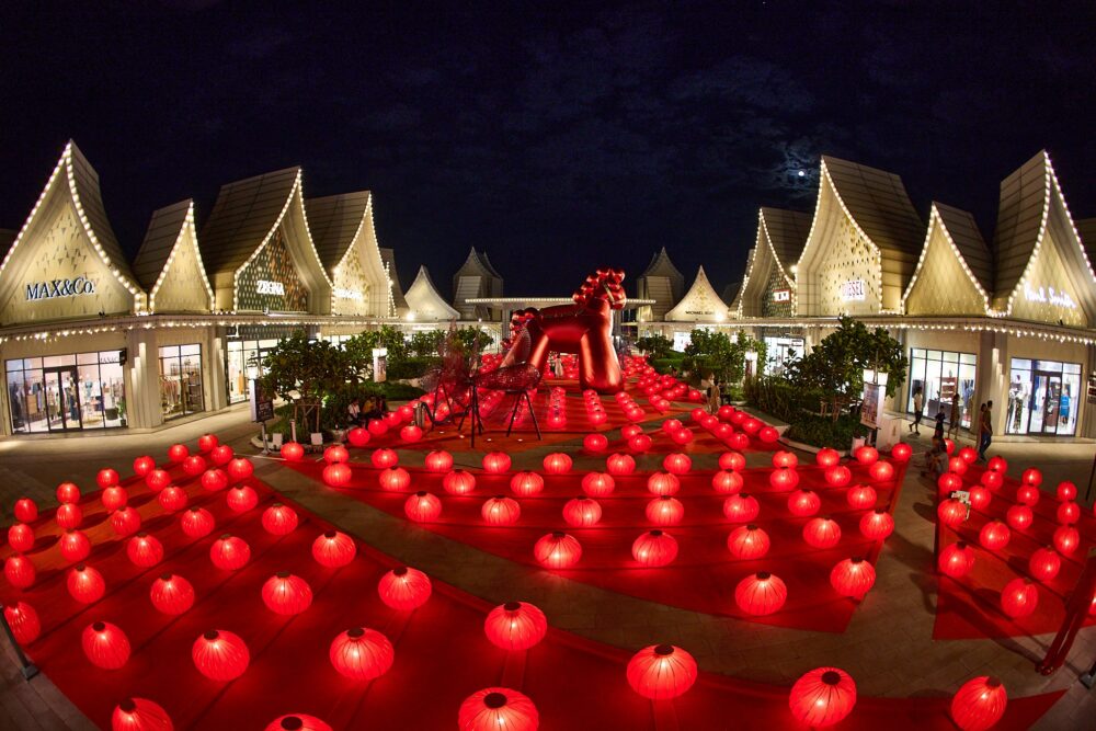 Central Village The Red Horse Rises