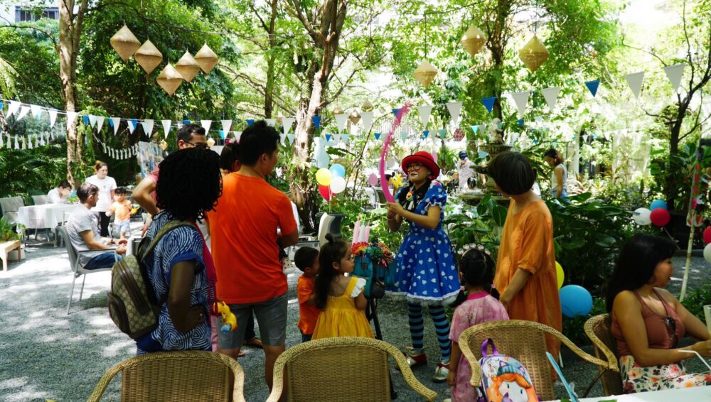 The Gardens of Dinsor Palace Easter Egg Hunt